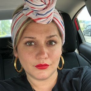 Meet your Posher, Lauren